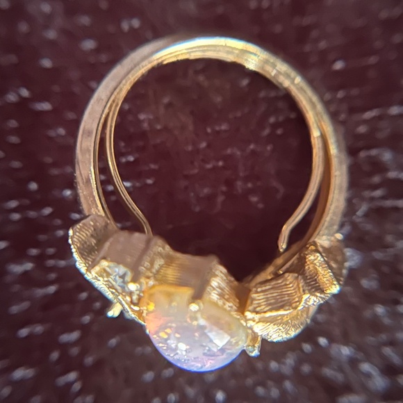 Vintage Avon "Fire Flower" Ring Adjustable Sizes 4-6 Gold Tone Faux Pink Opal - Picture 3 of 5